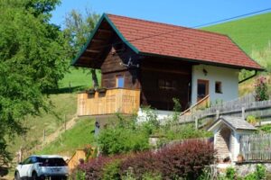 Ein Troadkasten beim Urlaub am Bauernhof Schlinthof in Liebenfels, Österreich