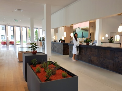 Sandra Exl in der Rezeption vom Kurhaus Marienkron