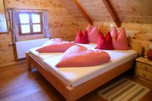 Ein Zimmer beim Urlaub am Bauernhof Schlinthof in Liebenfels, Österreich
