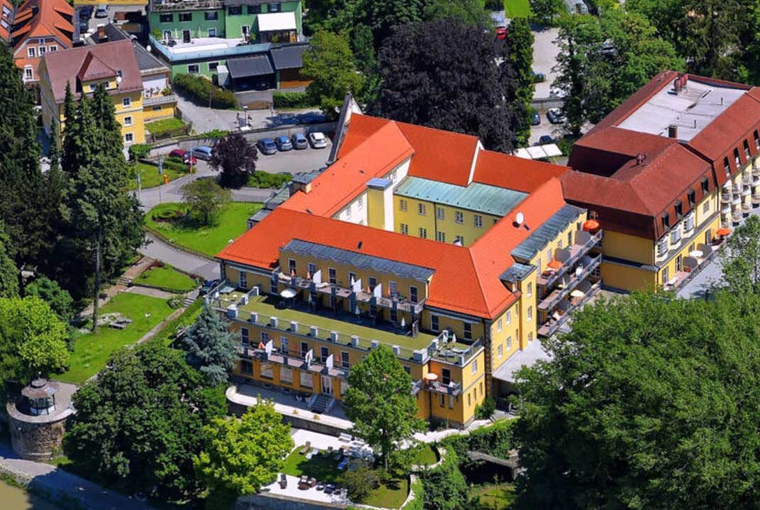 Featured image for “Kurhaus der Barmherzigen Brüder Schärding – Heilung in Stille und Achtsamkeit”